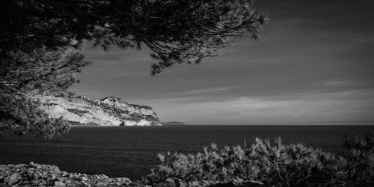 Le Vallat Vue Terrasse Privative Jacuzzi Barbecue Calanques Apartment Cassis