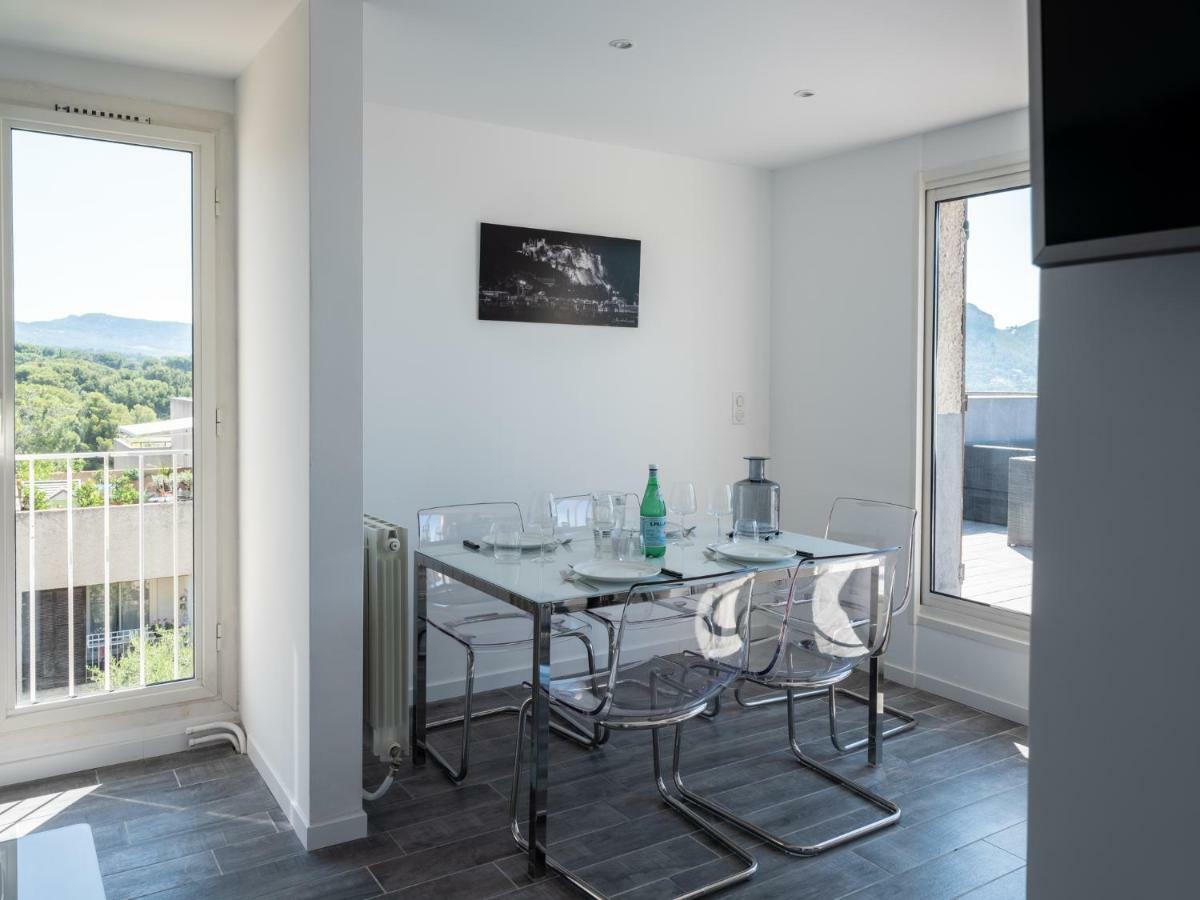 Le Vallat Vue Terrasse Privative Jacuzzi Barbecue Calanques