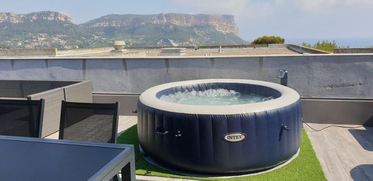Le Vallat Vue Terrasse Privative Jacuzzi Barbecue Calanques *